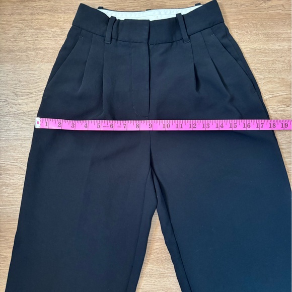 Aritzia Wilfred Effortless Pant Short - Picture 4 of 7